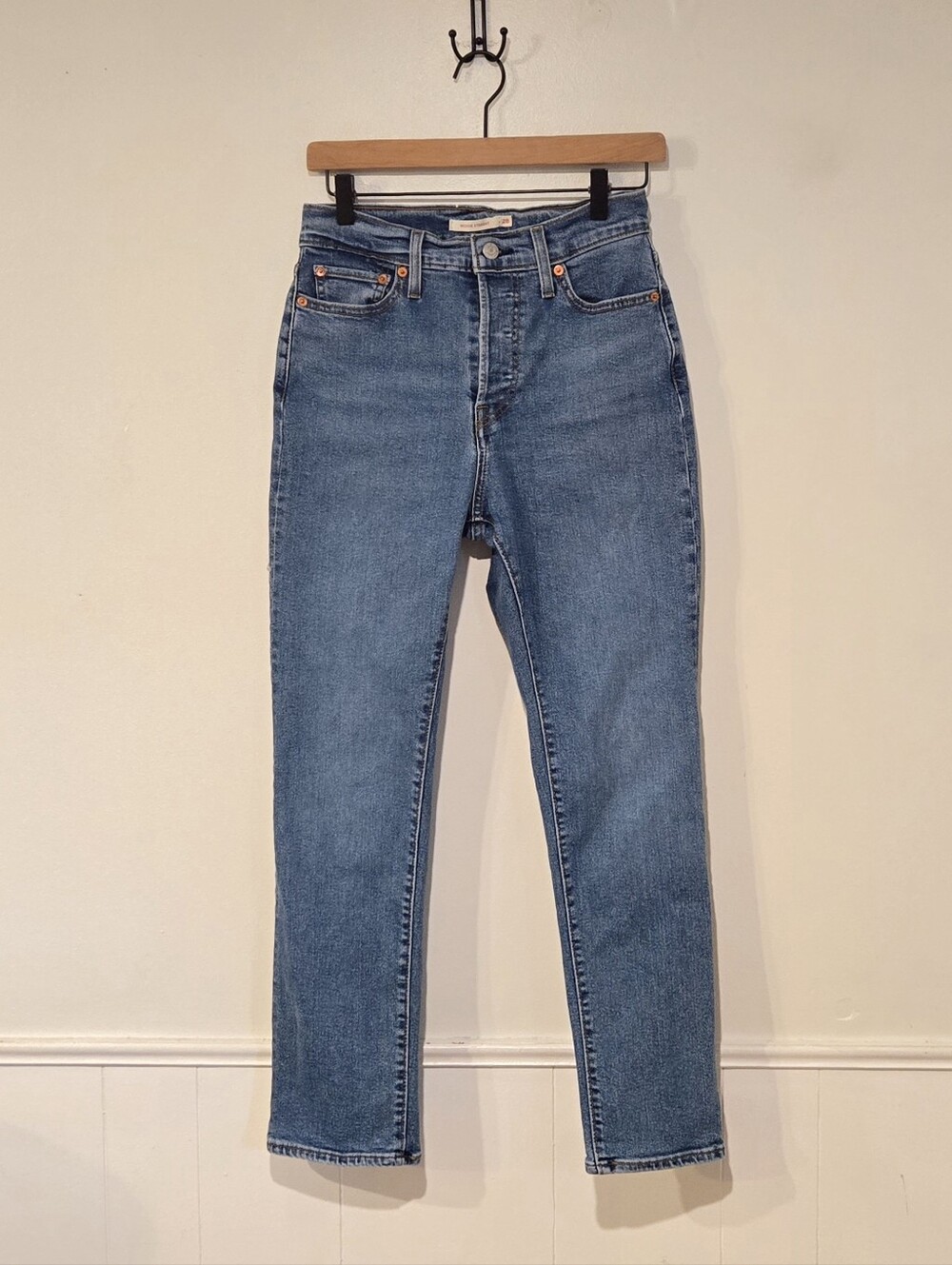 Levis Wedgie Straight Leg Jeans Size 28